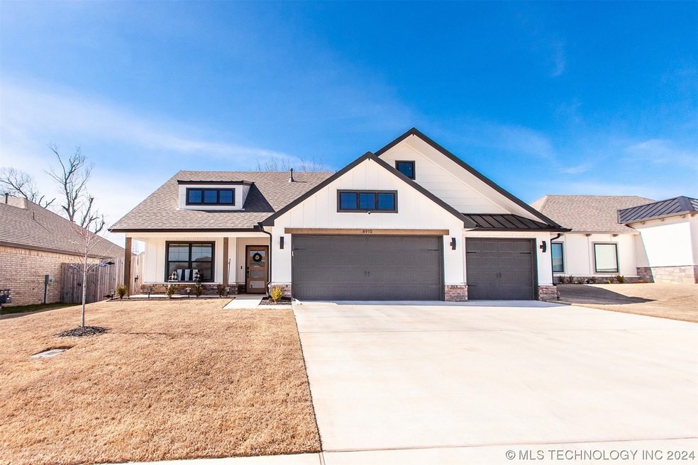 8910 N 73rd East Place, Owasso, OK 74055 - photo 1