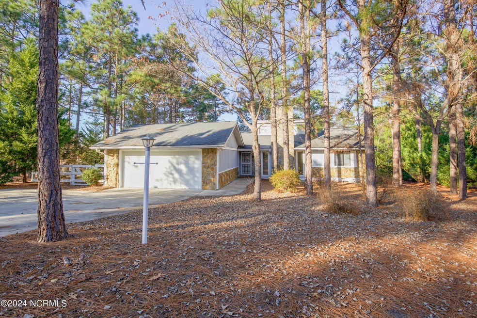17 Clearwater Dr-1