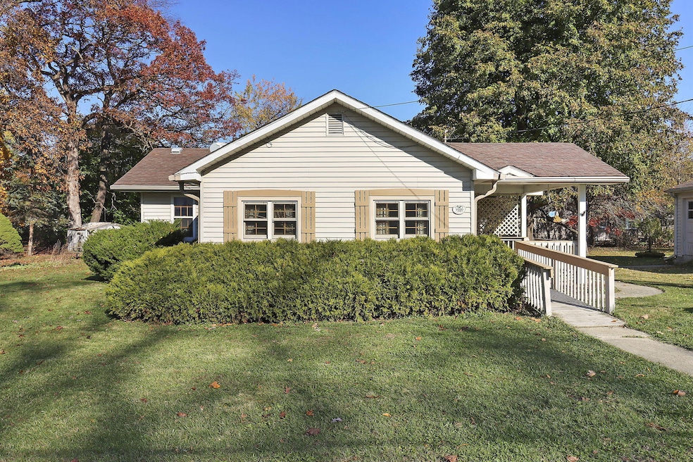 W1020 Narcissus Rd, Genoa City, WI 53128 - photo 1