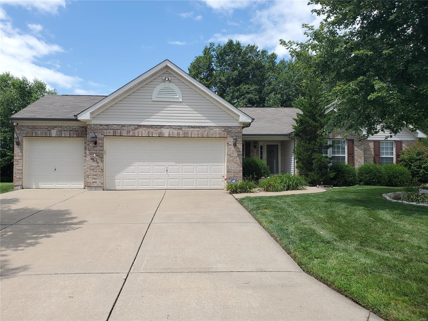 8070 Glen Arbor Dr, Lake Saint Louis, MO 63367 - photo 1