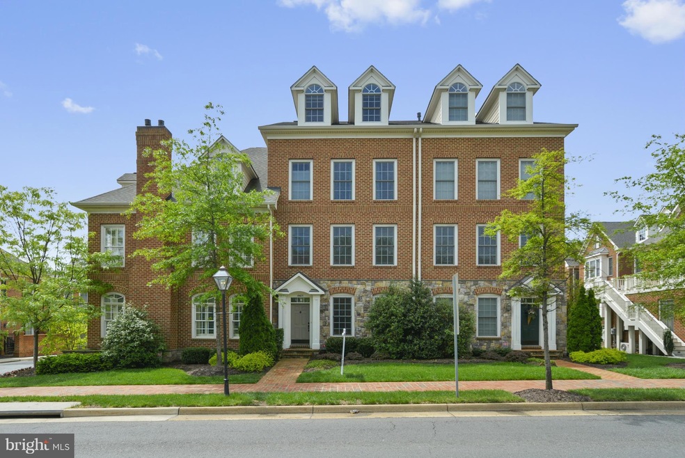 10671 Main St, Fairfax, VA 22030 - photo 1