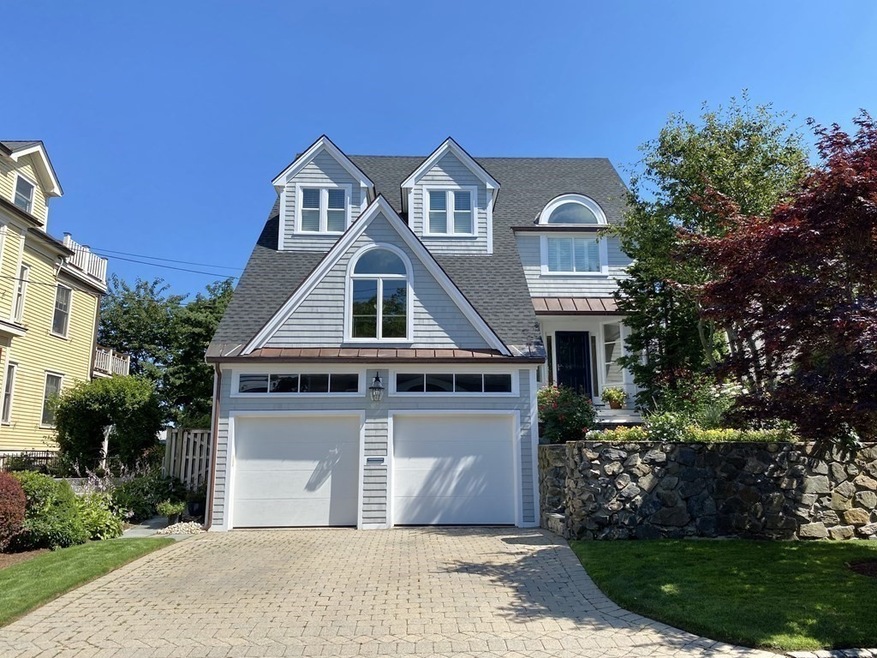 8 Walnut St, Marblehead, MA 01945 - photo 1