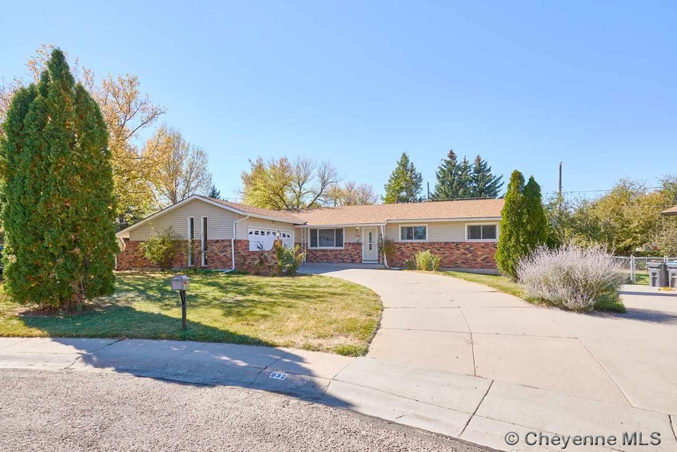 932 Crest Park Dr, Cheyenne, WY 82001 - photo 1