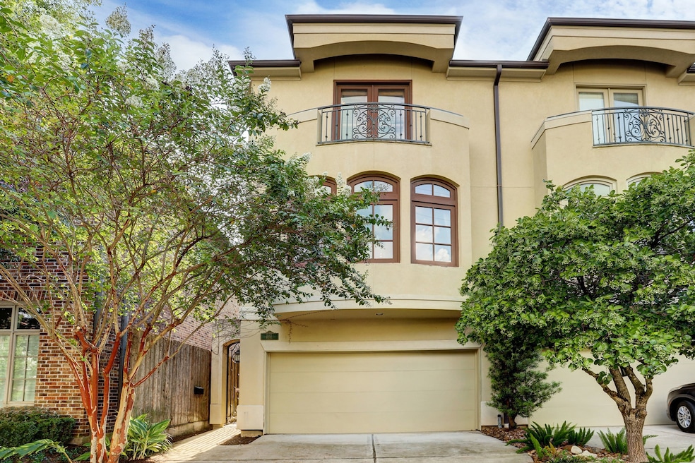 2012 Driscoll St, Houston, TX 77019 - photo 1