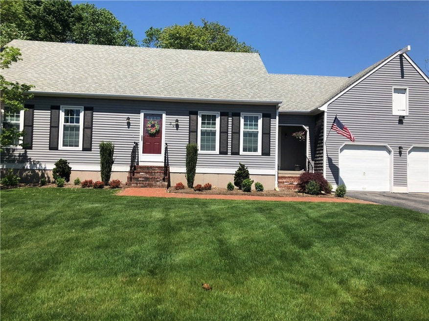 39 Janet Dr, Cranston, RI 02921 - photo 1