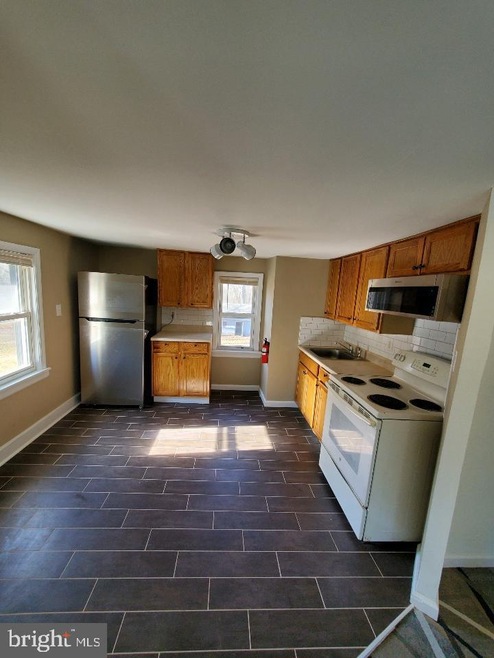 440 N Broad St unit B, Clayton, NJ 08312 - photo 1