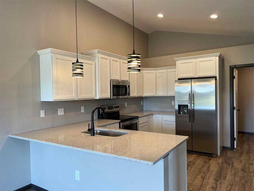 6 Lazy Brook Dr, West Branch, IA 52358 - photo 1