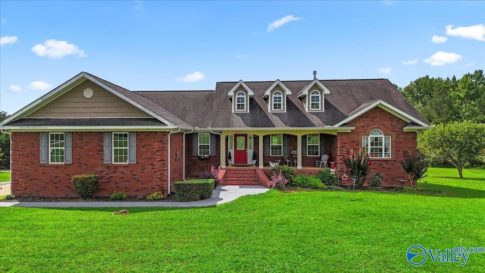 Pending $549,900 • Co-Listing Agent
