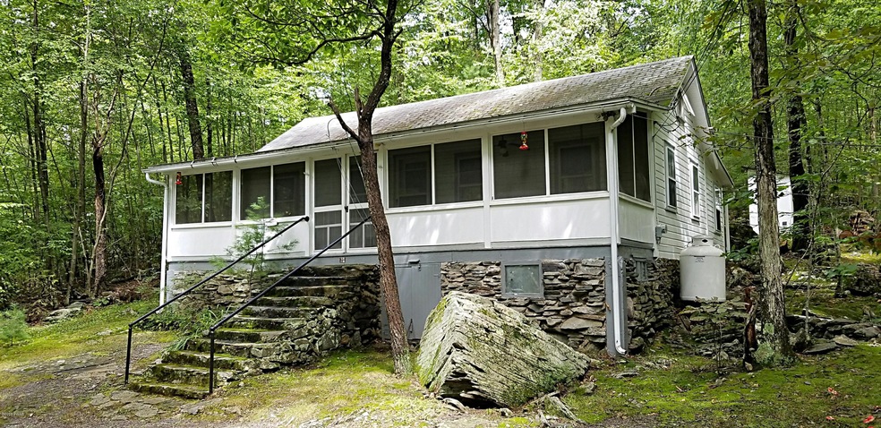 1364 Pennsylvania 402, Dingmans Ferry, PA 18328 - photo 1