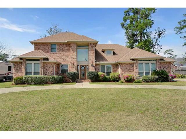 Photo. Beautiful Home and very well maintained!