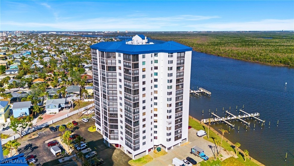 Drone / aerial view with a water view virtually en