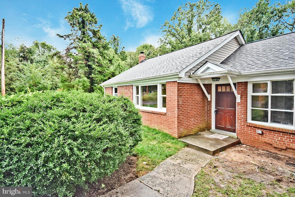 1323 Old Piscataway Rd, Fort Washington, MD 20744 - photo 1