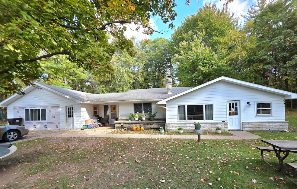 186 N Everett Rd, Harrisville, MI 48740 - photo 1