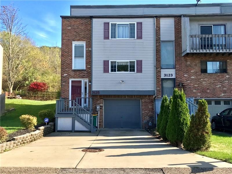 Welcome to 3125 Camberly ~ a Beautiful End unit to