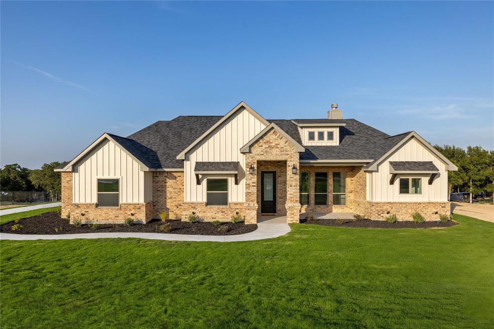 812 Cedar Elm Ct, Weatherford, TX 76085 - photo 1