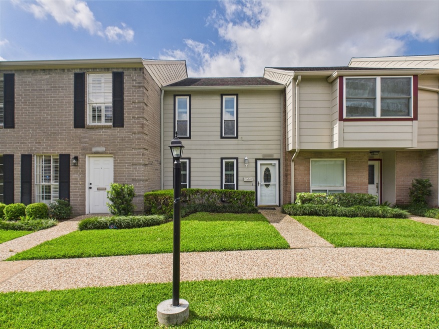 10380 Briar Forest Dr unit 32/6, Houston, TX 77042 - photo 1