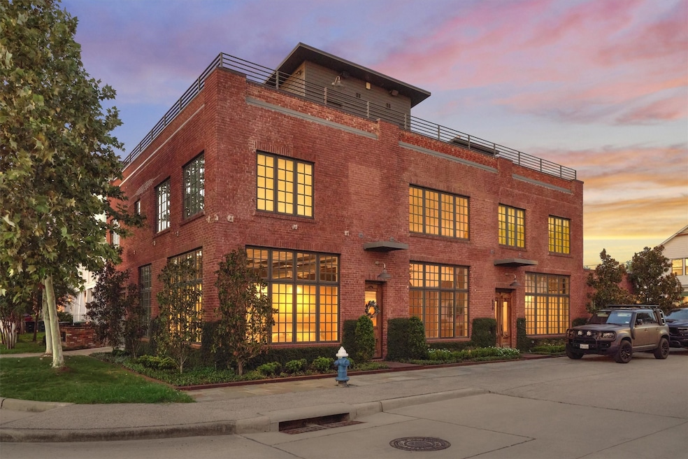 808 Coronado St unit 1, Houston, TX 77009 - photo 1