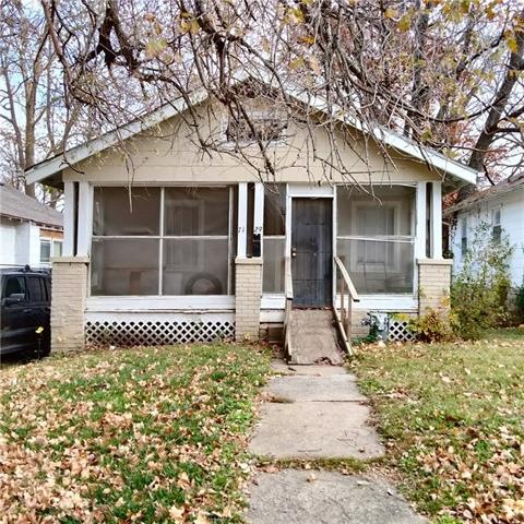 7129 Agnes Ave, Kansas City, MO 64132 - photo 1