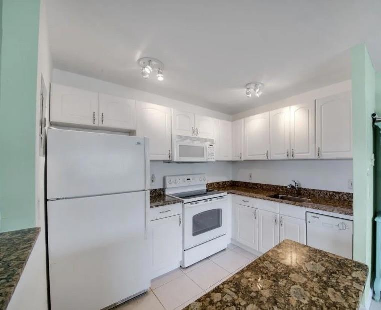 223 Flanders E unit E, Delray Beach, FL 33484 - photo 1