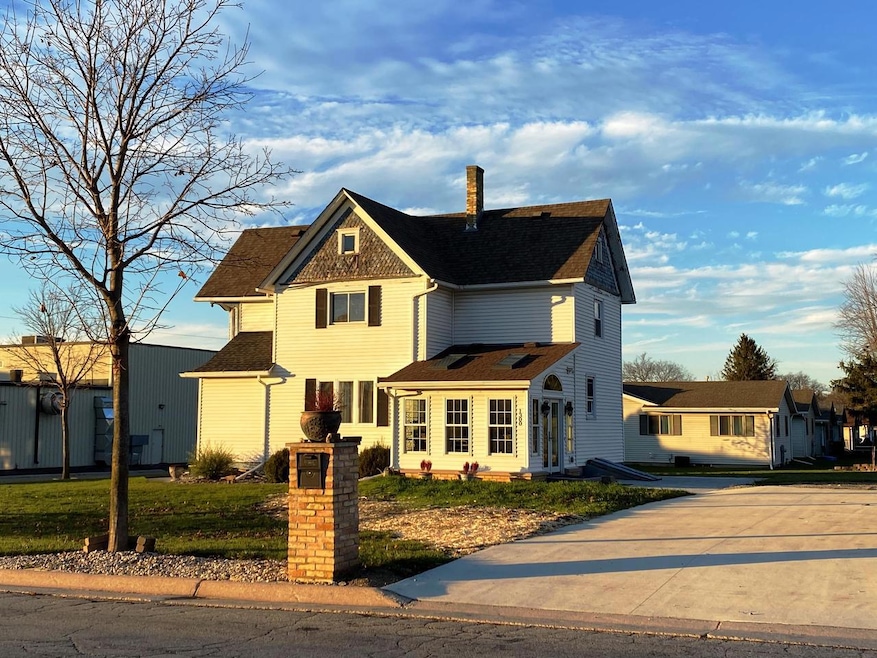 Front View 1300 Clark St, Watertown, WI