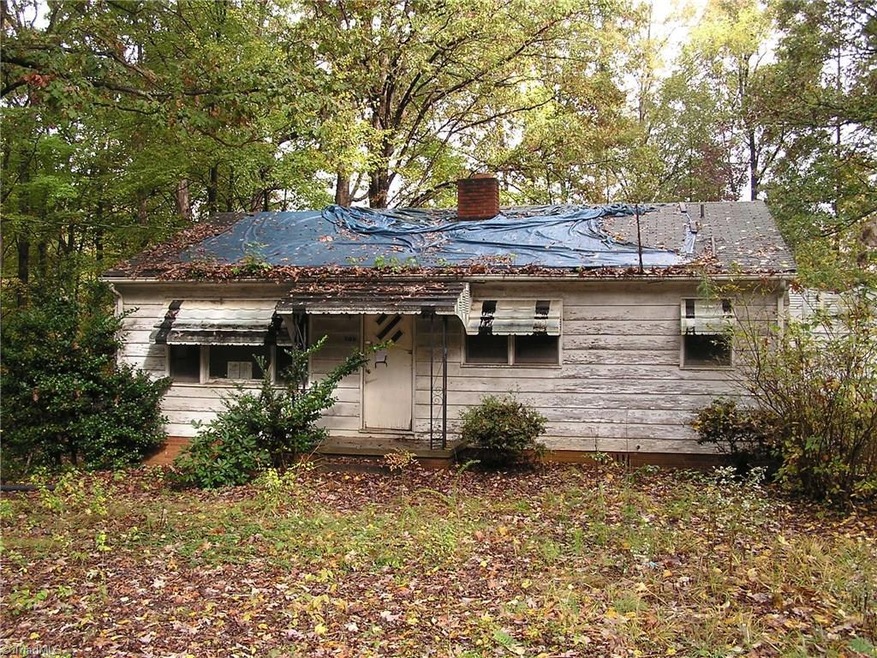 208 Pineview St, Asheboro, NC 27203 - photo 1