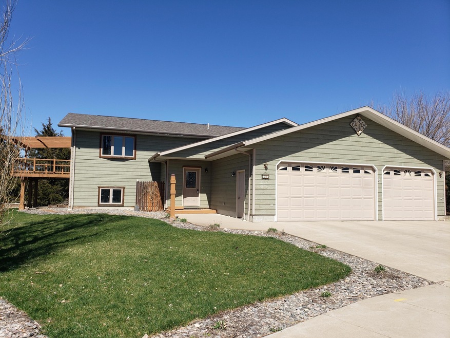 725 Kennedy Loop