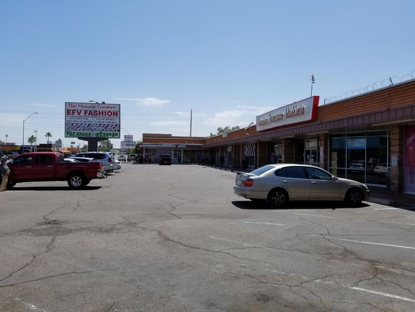 East side of Plaza