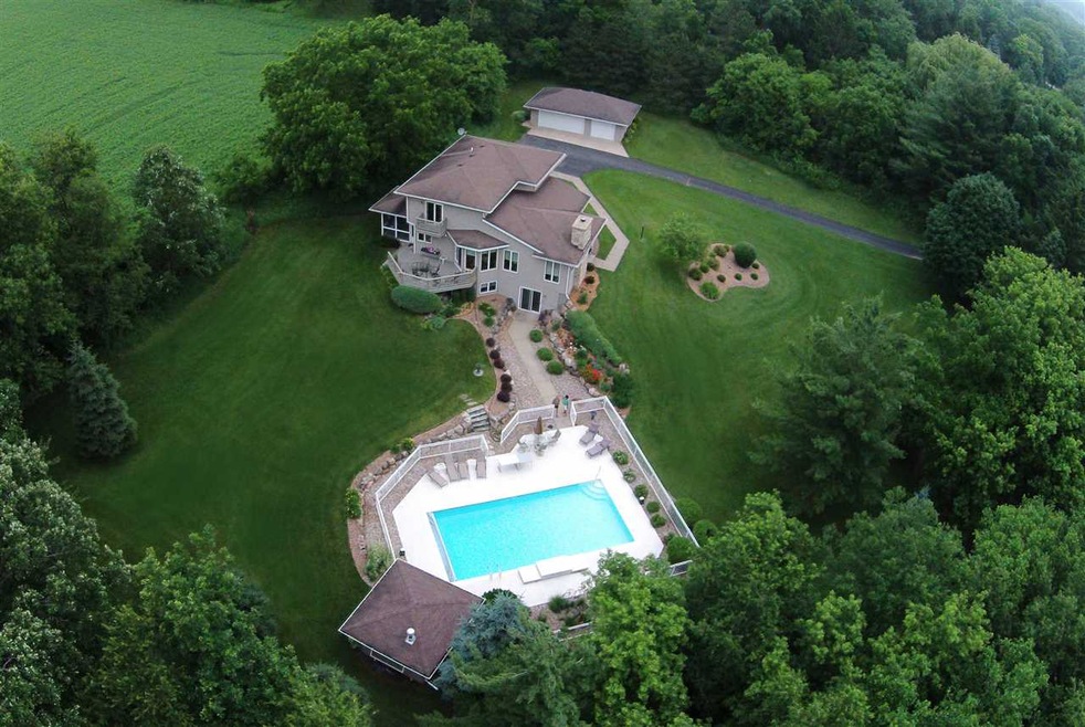 5708 Niagara Ct, Fitchburg, WI 53575 - photo 1