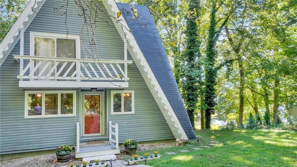 Treehouse by the Lake