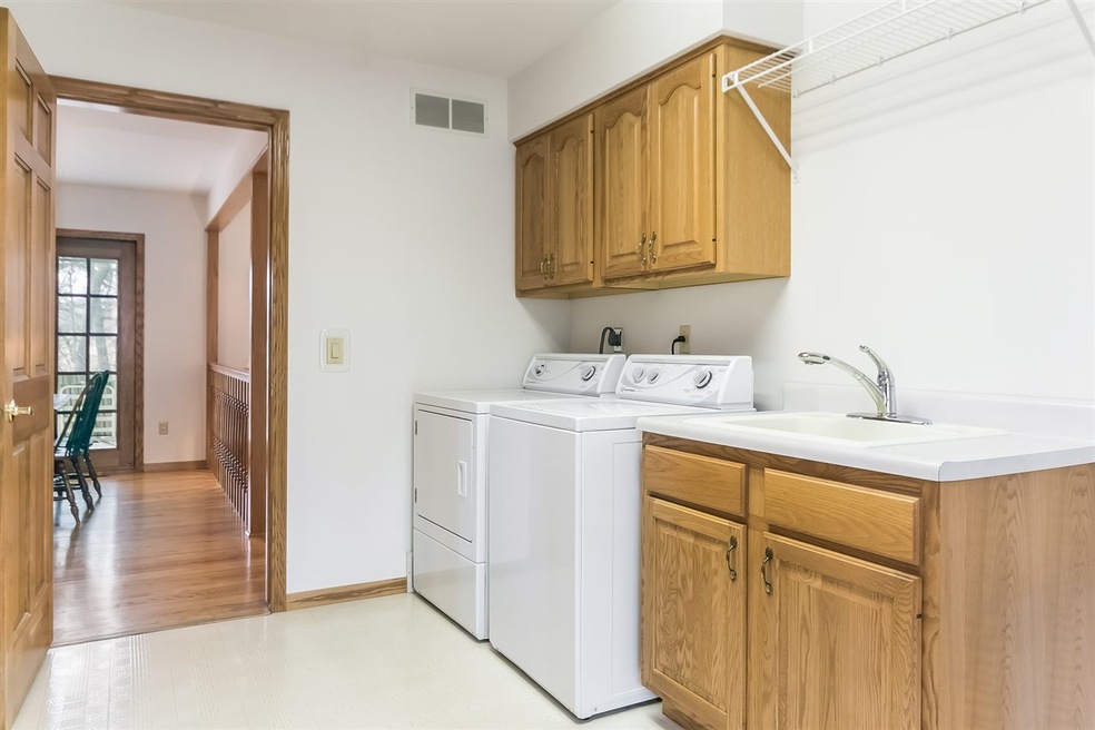 740 Pleasant Oak Dr, Oregon, WI 53575 - photo 1