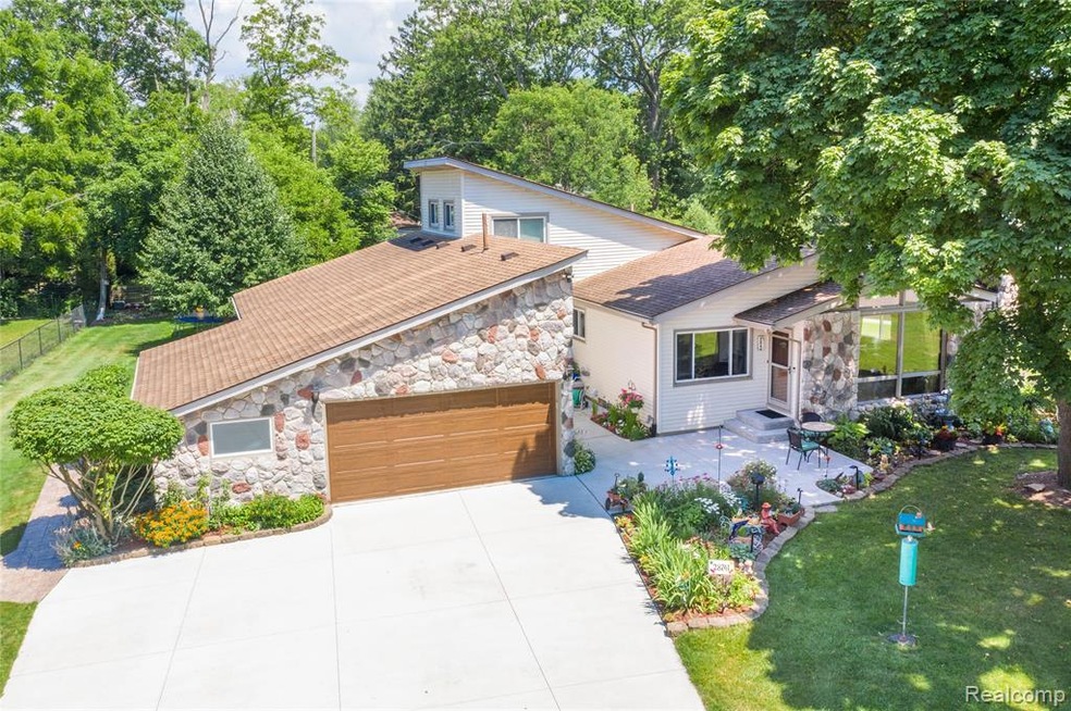 28741 Brooke Circle, Grosse Ile (1 of 36).jpg