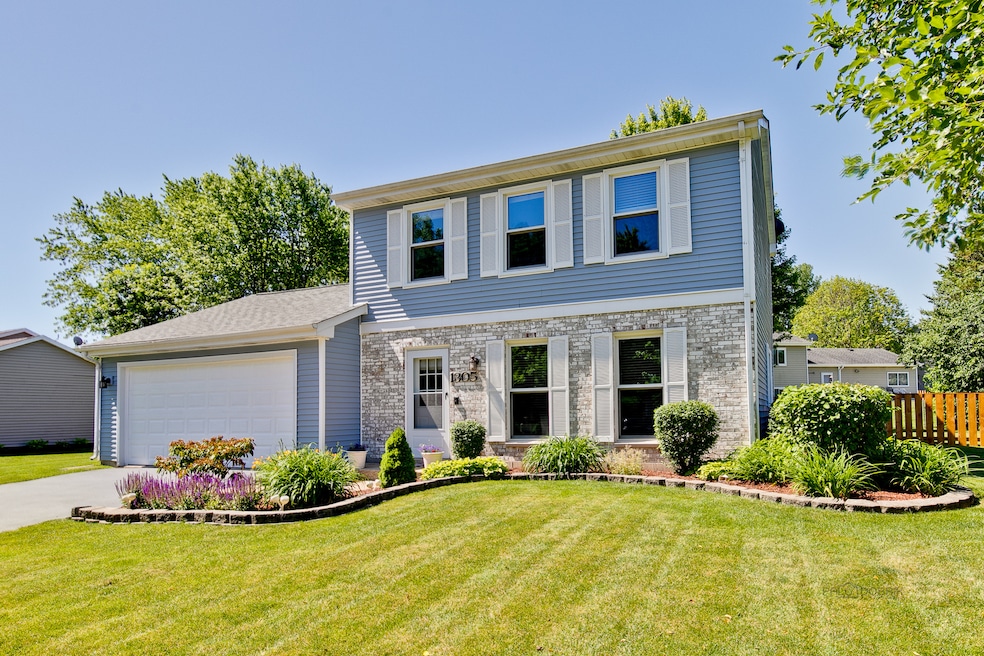 1305 N Parkview Terrace, Algonquin, IL 60102 - photo 1