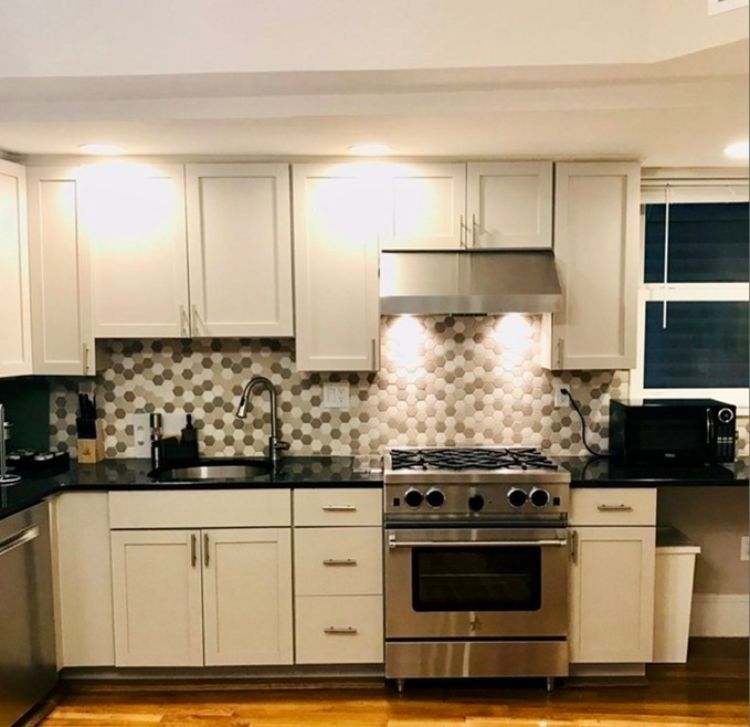 92A Pinckney St unit 1, Boston, MA 02114 - photo 1