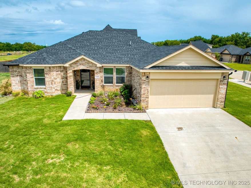 House facing Champion Way