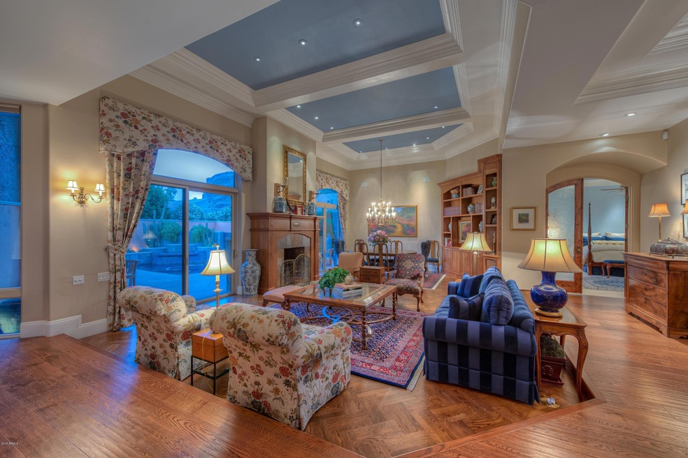 007_Living Room