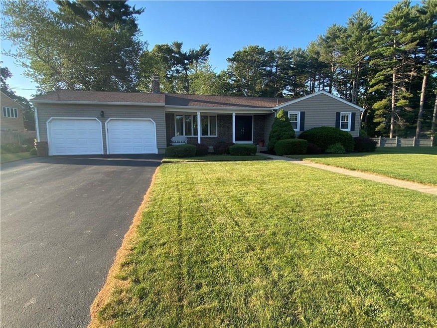 1 Roger Williams Ct, Greenville, RI 02828 - photo 1