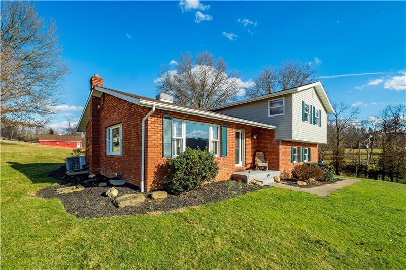 279 Hamtom Rd, Eighty Four, PA 15330 - photo 1