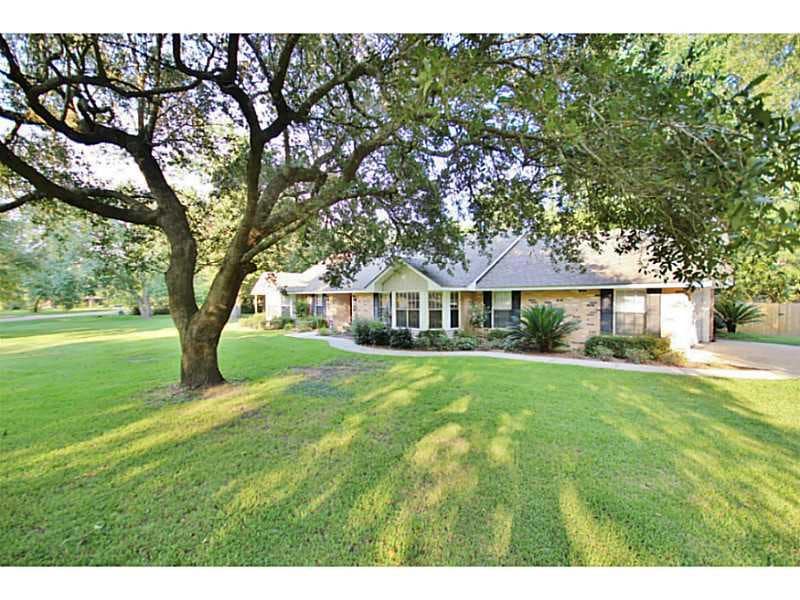 144 Rue Esplanade, Slidell, LA 70461 - photo 1