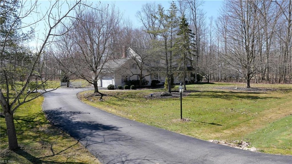 610 Thornhill Ln, Aurora, OH 44202 - photo 1