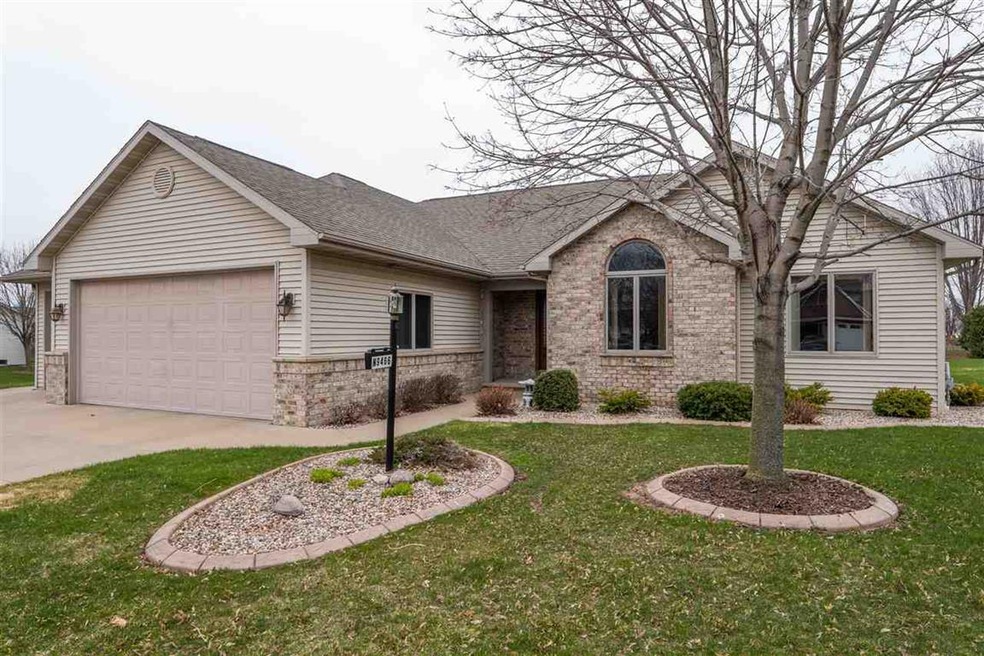 N9466 Rosebud Ln, Appleton, WI 54915 - photo 1