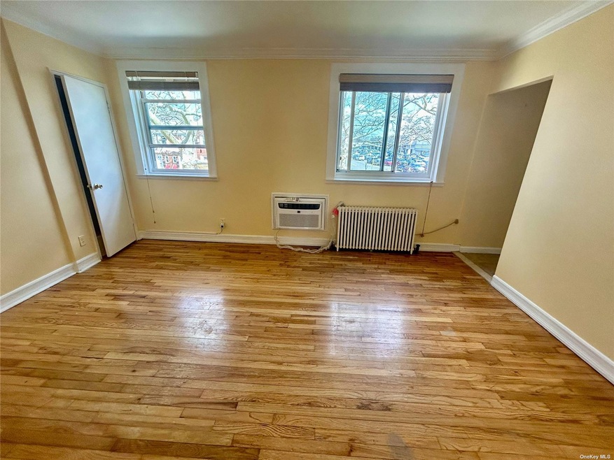 75-22 255th St unit Upper, Glen Oaks, NY 11004 - photo 1