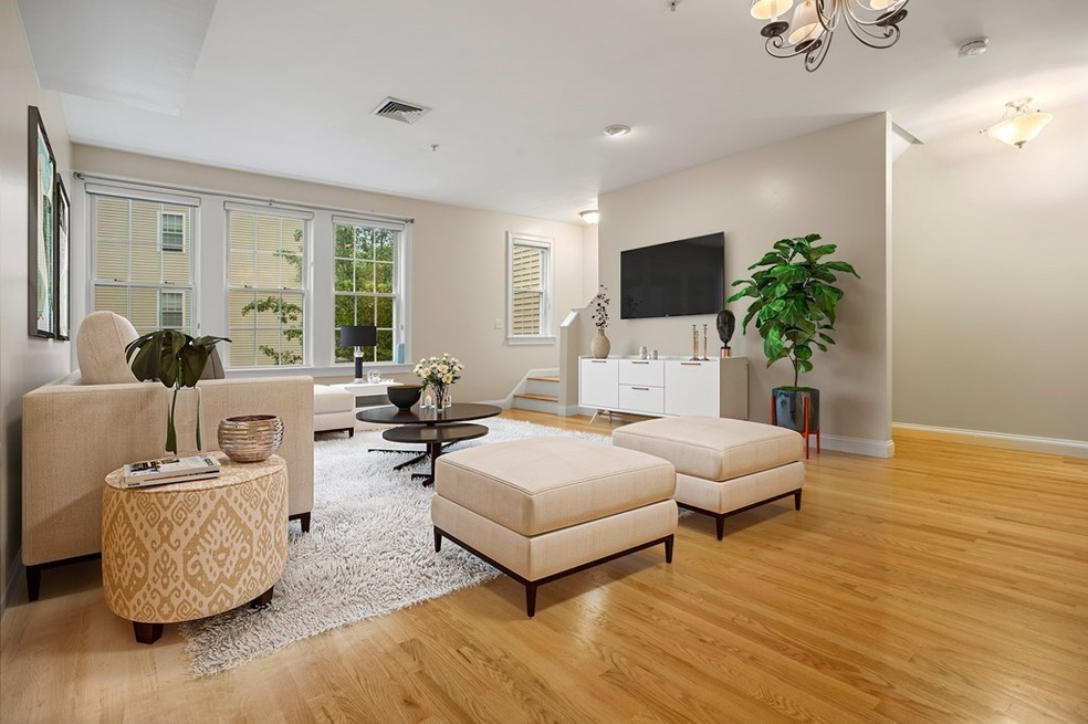 122 E Squantum St unit 5, Quincy, MA 02171 - photo 1