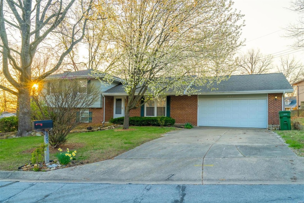 807 Cypress Dr, Rolla, MO 65401 - photo 1