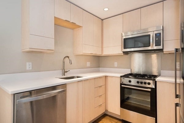 23 Grant St unit 2, Cambridge, MA 02138 - photo 1