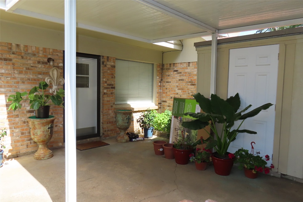 313 N Arkansas St, Springhill, LA 71075 - photo 1