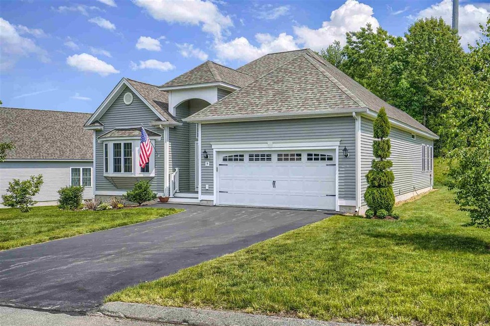 7 Black Forest Cir unit 7, Londonderry, NH 03053 - photo 1