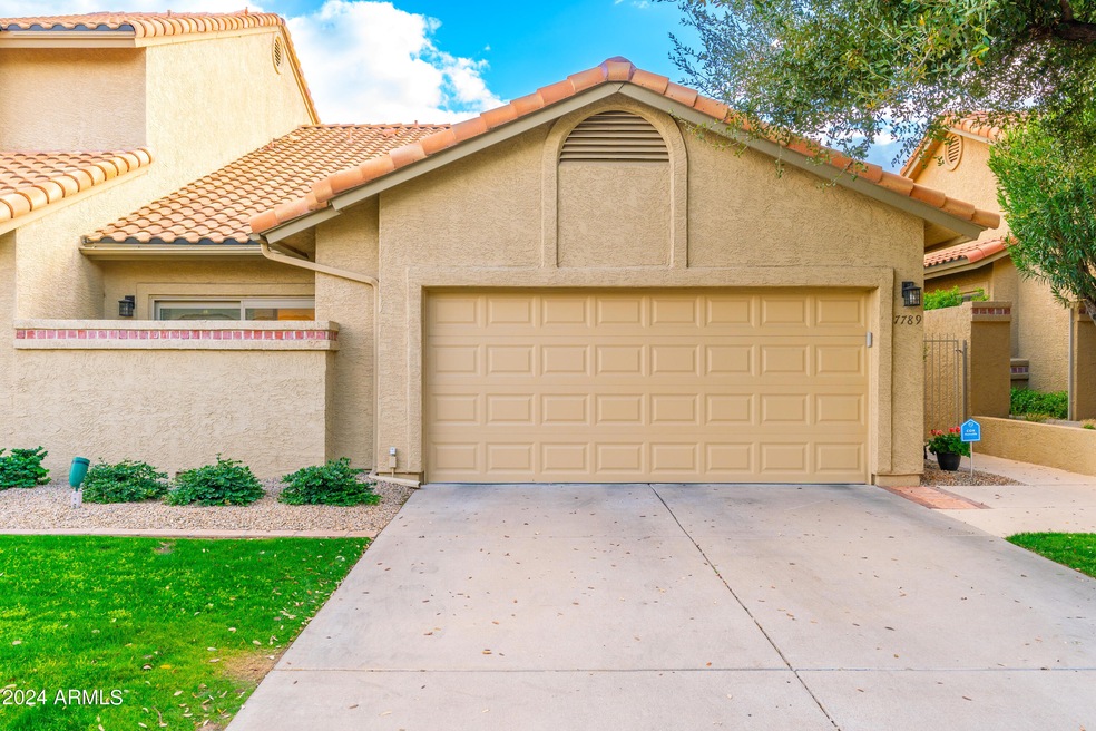7789 E Joshua Tree Ln - 01