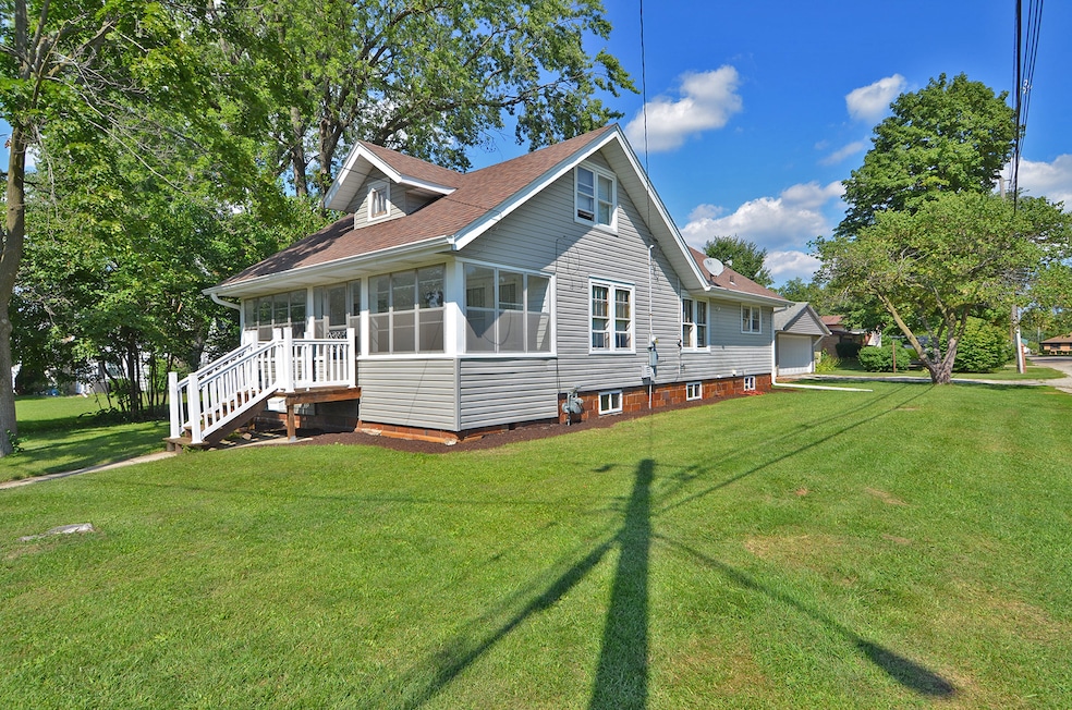 760 Guthrie St, Ottawa, IL 61350 - photo 1