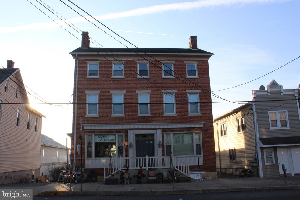 142 E Main St, New Holland, PA 17557 - photo 1