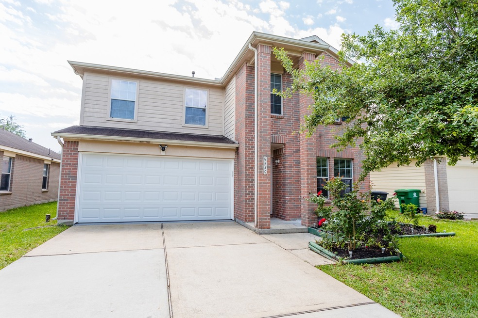 9230 Delmont Park Ln, Houston, TX 77075 - photo 1